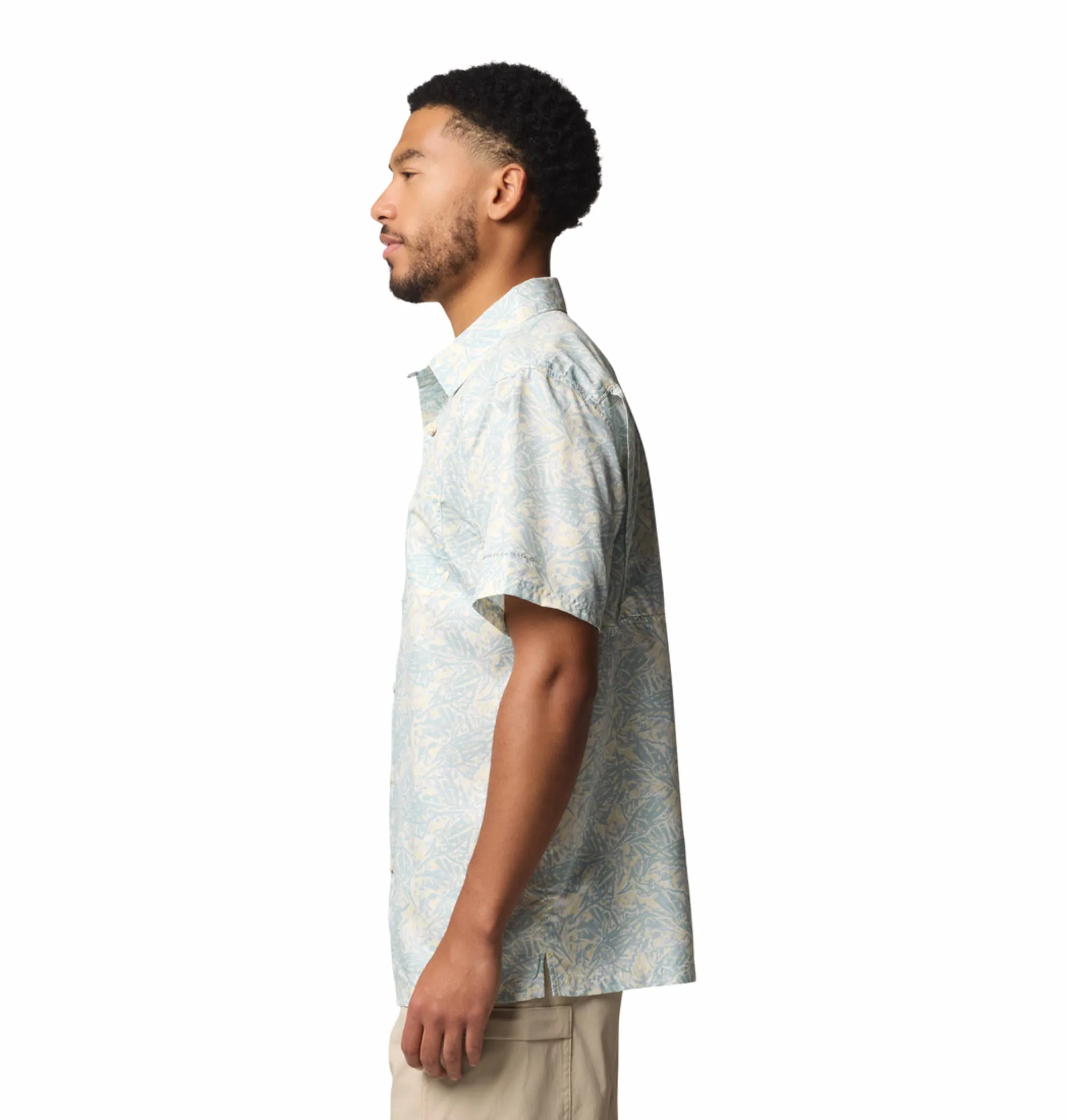Columbia Men Yellow Omni-Shade Super Slack Tide Camp Short Sleeve Shirt
