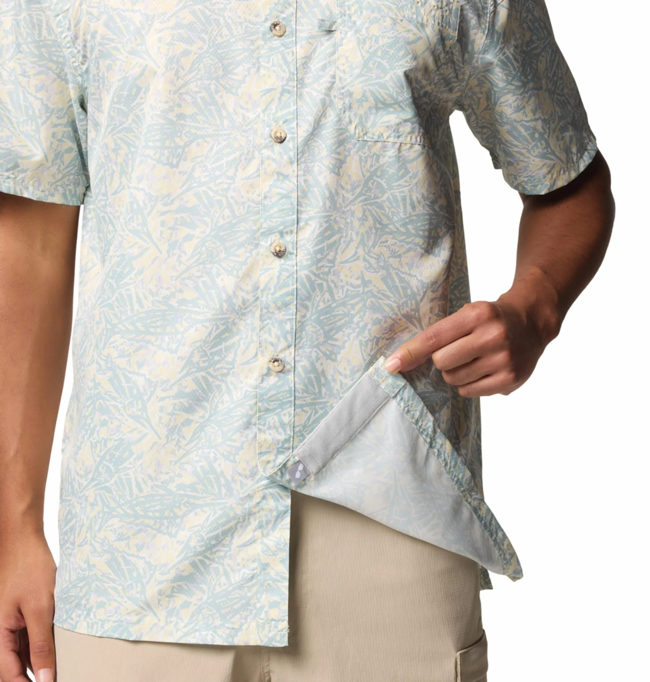 Columbia Men Yellow Omni-Shade Super Slack Tide Camp Short Sleeve Shirt