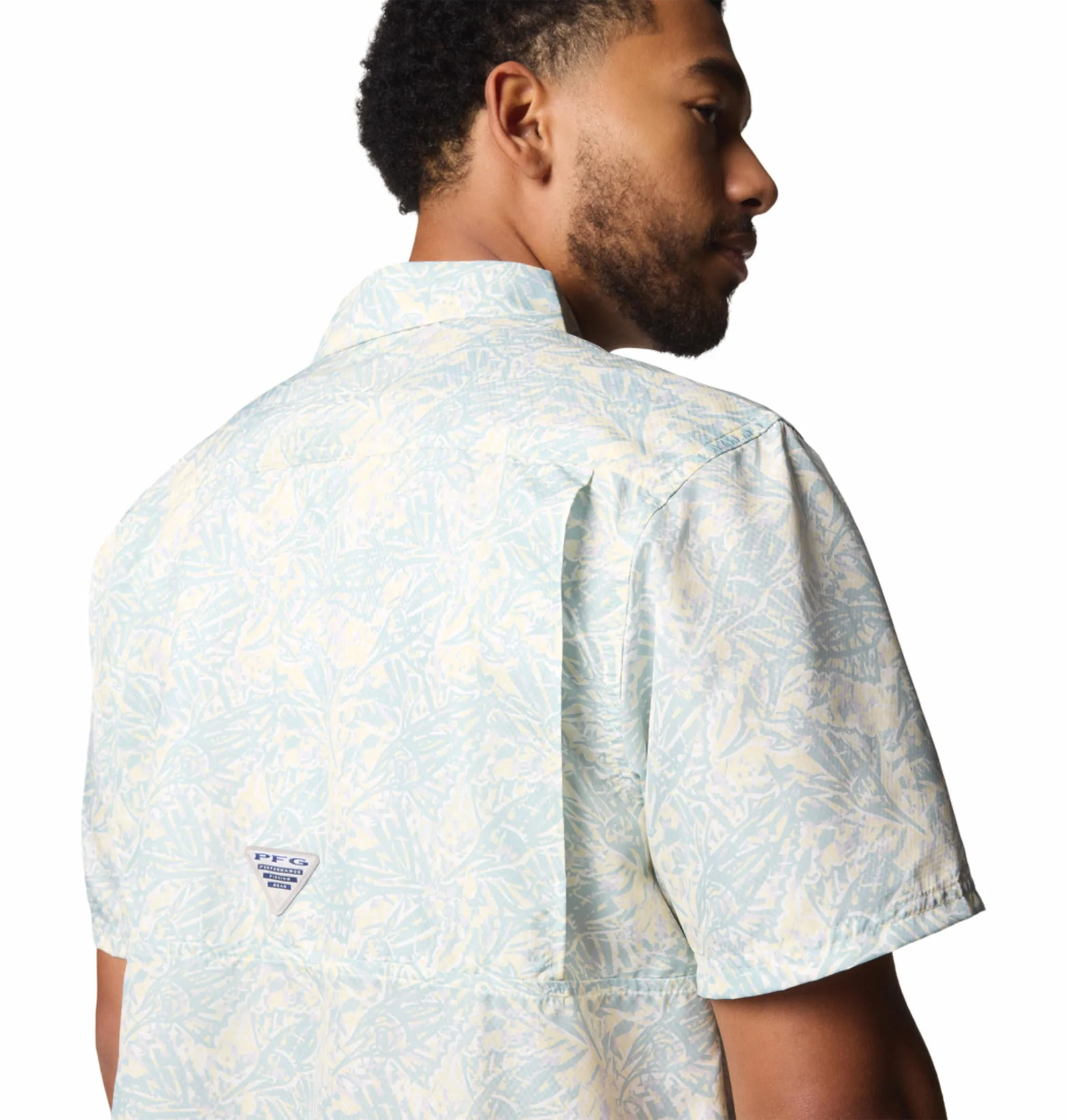 Columbia Men Yellow Omni-Shade Super Slack Tide Camp Short Sleeve Shirt