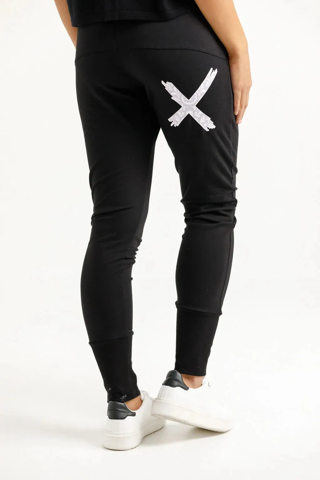 Homelee - Winter Apartment Pants - Lilac Damask X