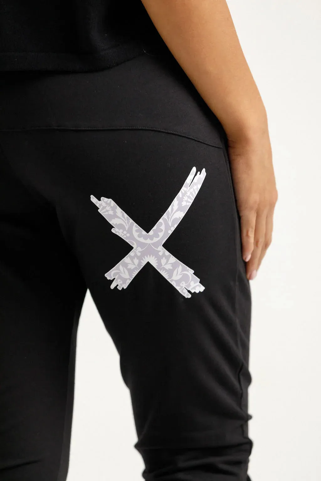 Homelee - Winter Apartment Pants - Lilac Damask X