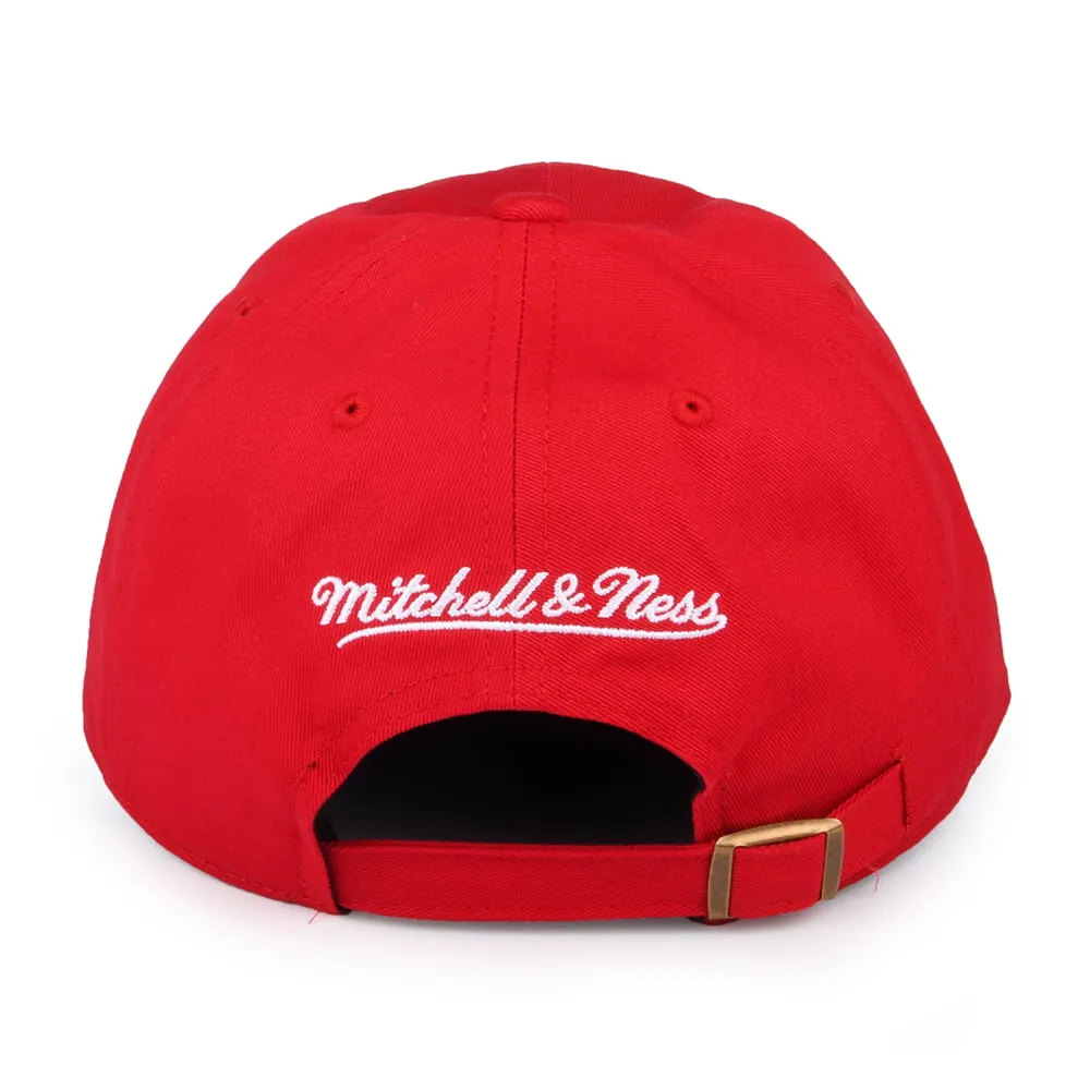 Mitchell & Ness Atlanta Hawks Strapback Cap - NBA Team Ground HWC - Red