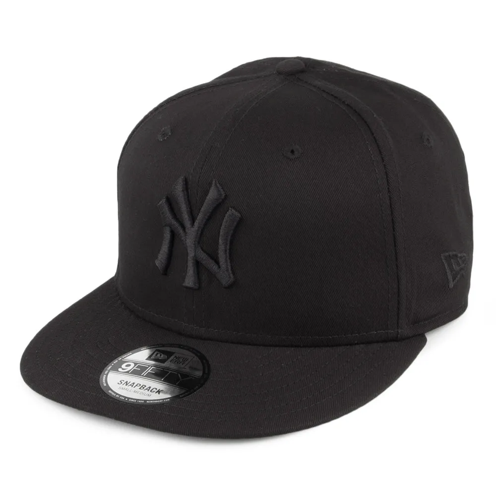 New Era 9FIFTY New York Yankees Snapback Cap - MLB League Essential - Black On Black