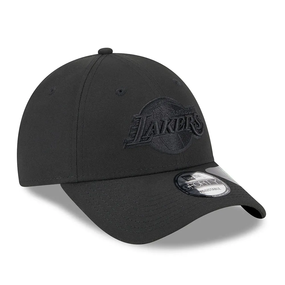 New Era 9FORTY L.A. Lakers Baseball Cap - NBA Repreve Outline - Black On Black