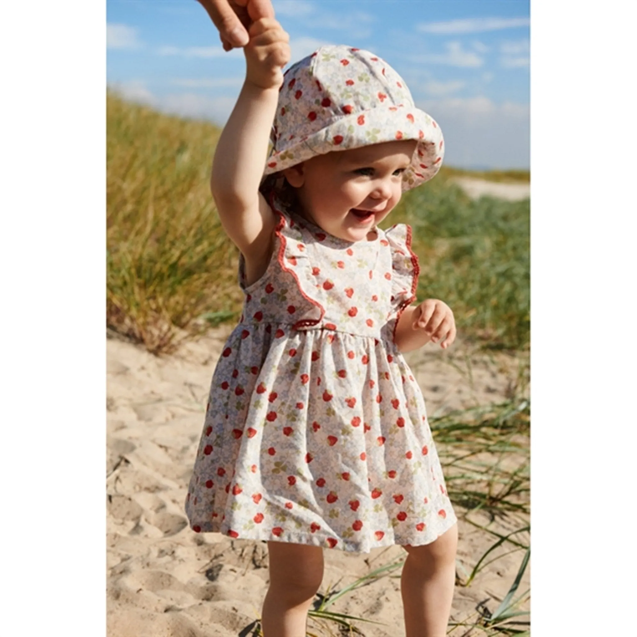 Wheat Rose Strawberries Sunhat Chlo